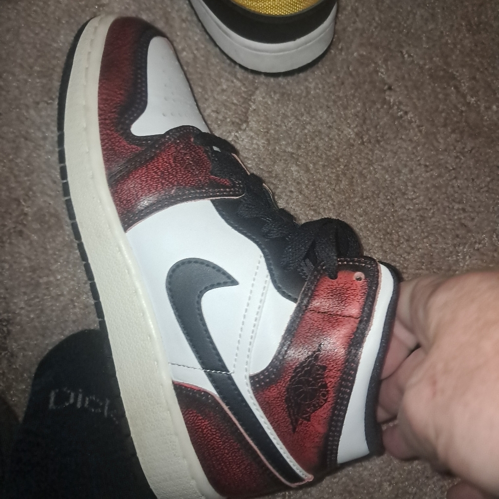 Jordan 1 Mid Wear Away Chicago Colorway Used